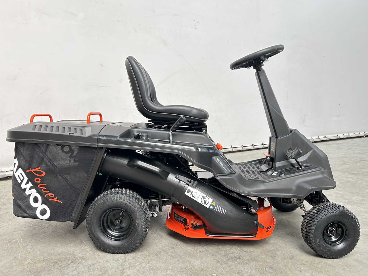 Daewoo DAXRM224 - جزازة المروج: صور 2 Daewoo DAXRM224 - جزازة المروج: صور 2