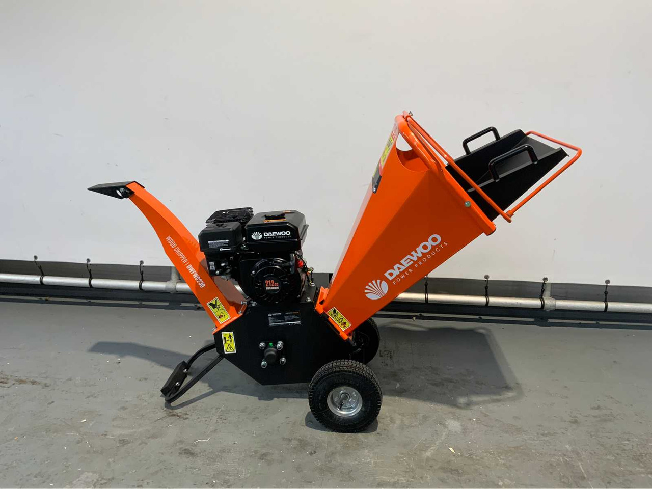 Daewoo DWFWC230 - ماكينة تقطيع الأغصان: صور 3 Daewoo DWFWC230 - ماكينة تقطيع الأغصان: صور 3