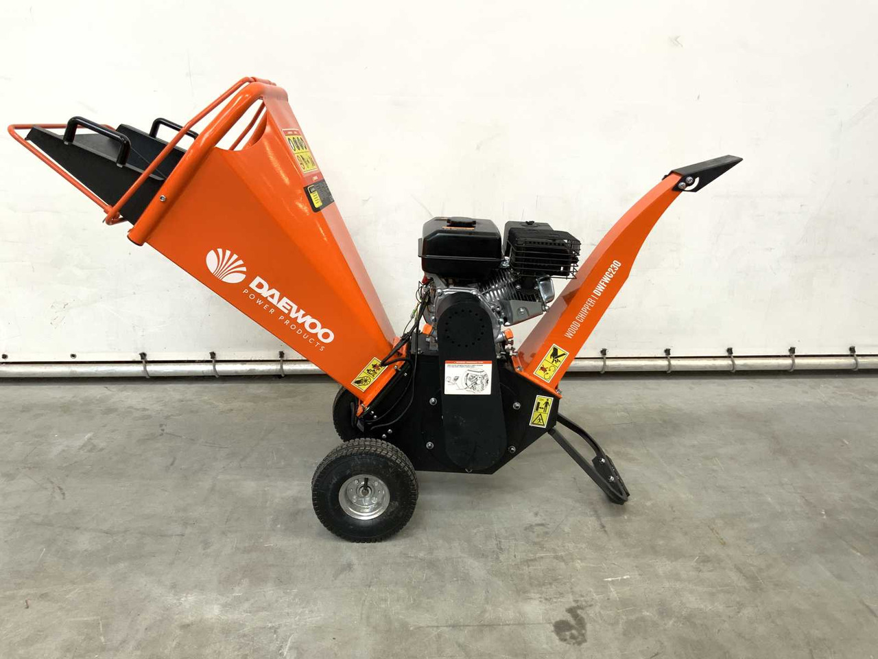 Daewoo DWFWC230 - ماكينة تقطيع الأغصان: صور 2 Daewoo DWFWC230 - ماكينة تقطيع الأغصان: صور 2