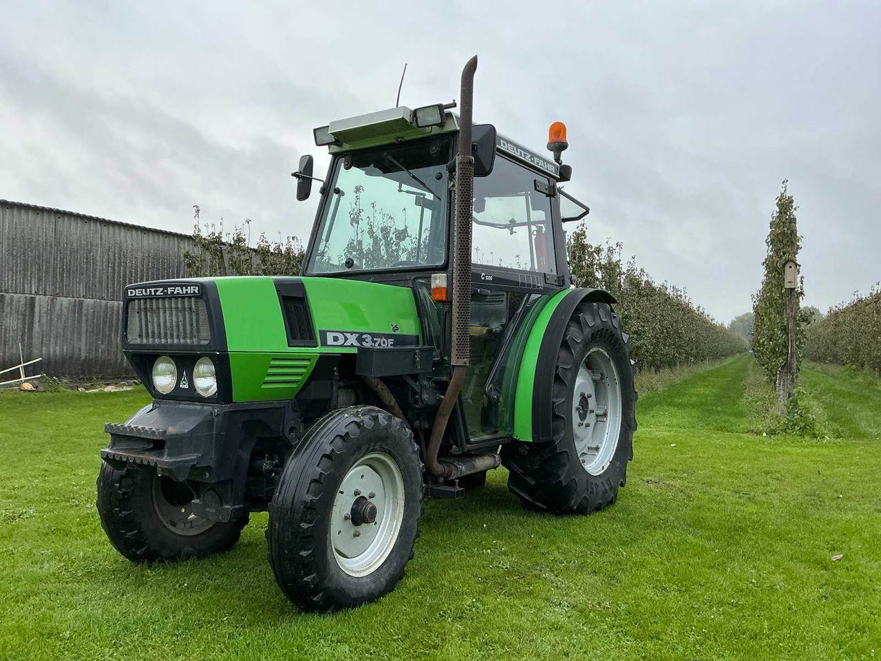 Deutz DX 3.70F - جرار صغير: صور 1 Deutz DX 3.70F - جرار صغير: صور 1