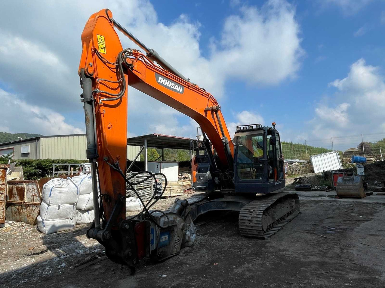 Doosan DX235LCR - حفارات زحافة: صور 1 Doosan DX235LCR - حفارات زحافة: صور 1