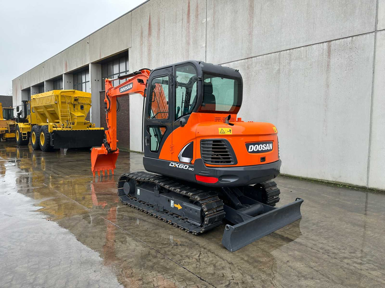 Doosan DX60-9C - حفارات زحافة: صور 5 Doosan DX60-9C - حفارات زحافة: صور 5