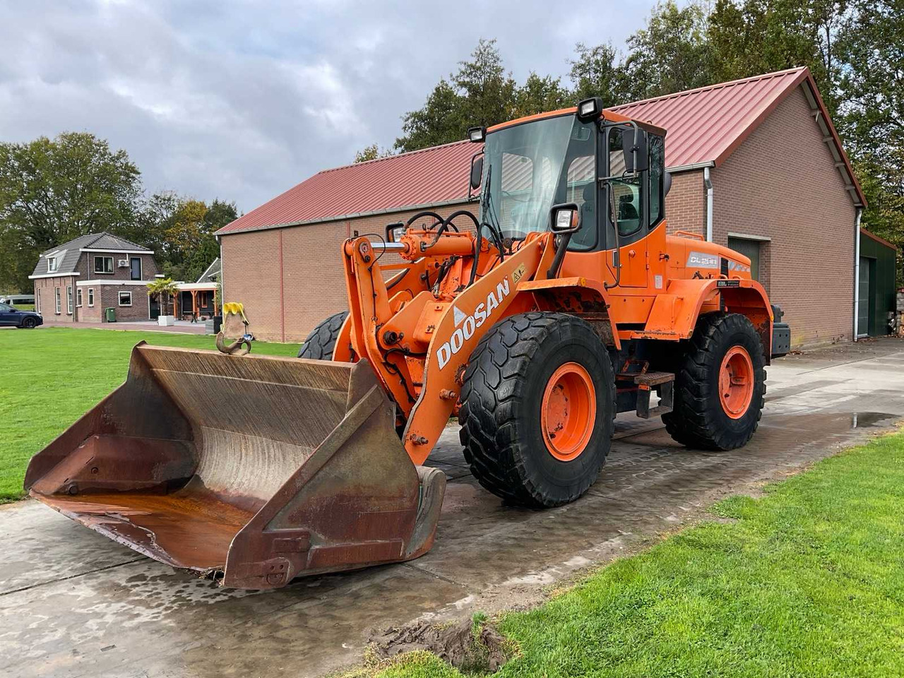 Doosan  - اللودر بعجل: صور 1 Doosan  - اللودر بعجل: صور 1
