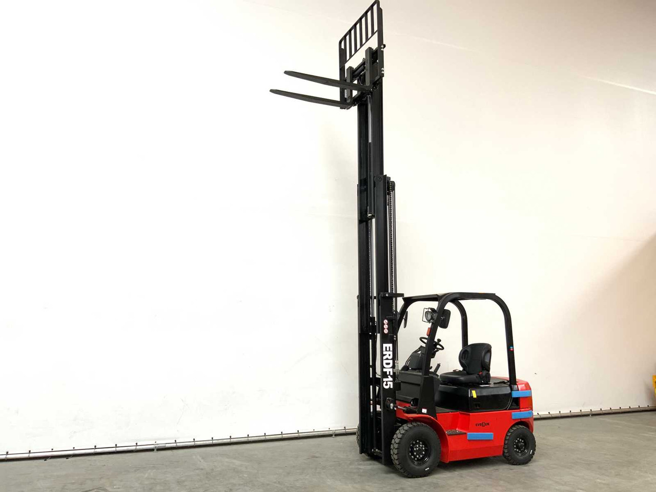EVERUN - 2024 - ERDF15 - FORKLIFT 1.5T DIESEL - رافعة شوكية: صور 4 EVERUN - 2024 - ERDF15 - FORKLIFT 1.5T DIESEL - رافعة شوكية: صور 4