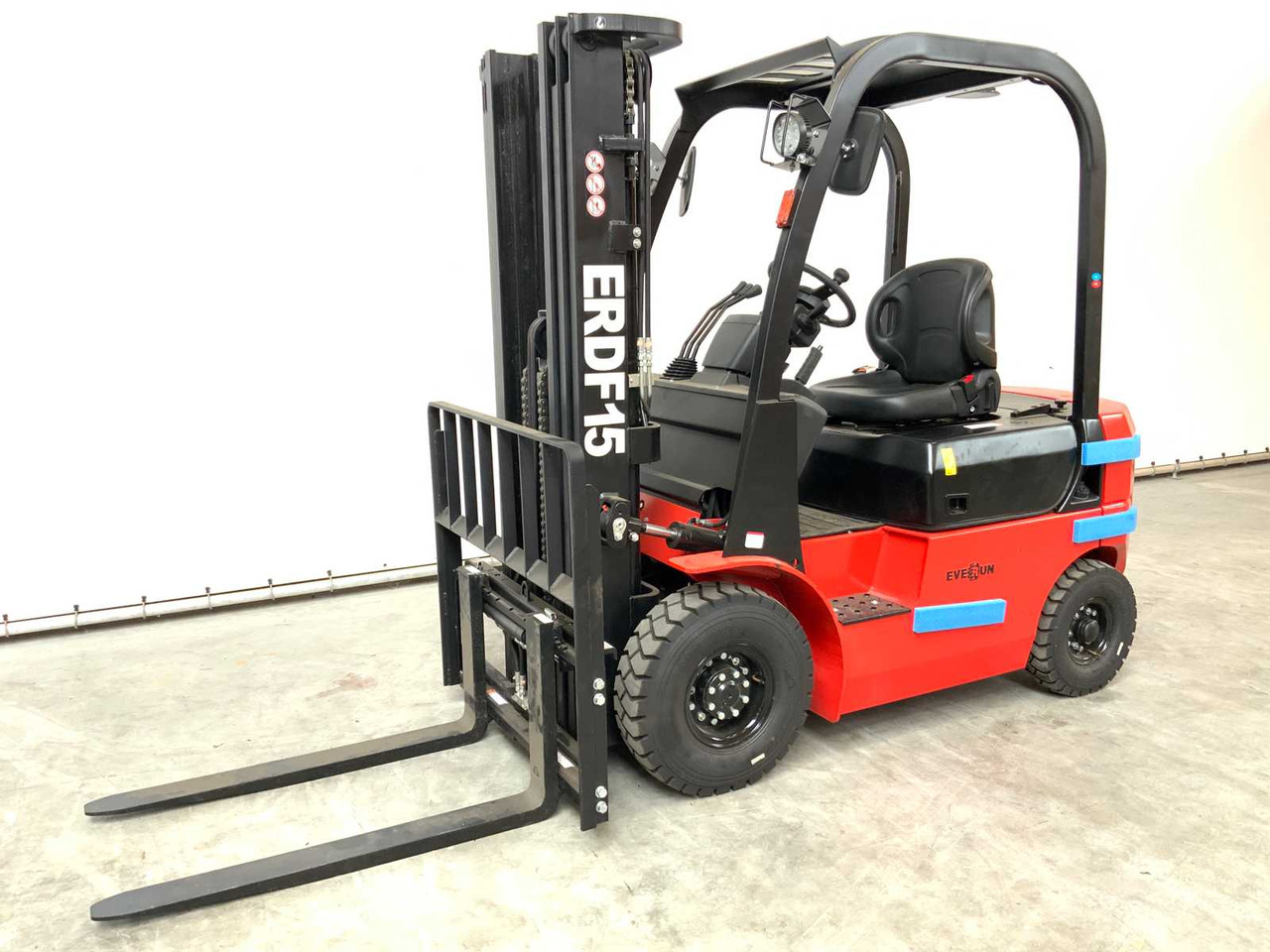 EVERUN - 2024 - ERDF15 - FORKLIFT 1.5T DIESEL - رافعة شوكية: صور 3 EVERUN - 2024 - ERDF15 - FORKLIFT 1.5T DIESEL - رافعة شوكية: صور 3