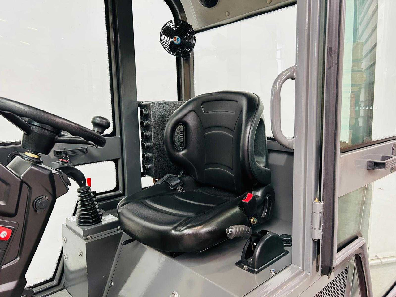 اللودر بعجل EVERUN - 2025 - ER1000 - TELESCOPIC ARTICULATED WHEEL LOADER KUBOTA EURO5: صور 16