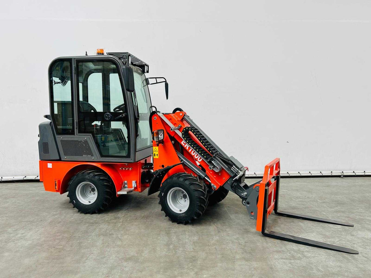 اللودر بعجل EVERUN - 2025 - ER1000 - TELESCOPIC ARTICULATED WHEEL LOADER KUBOTA EURO5: صور 6
