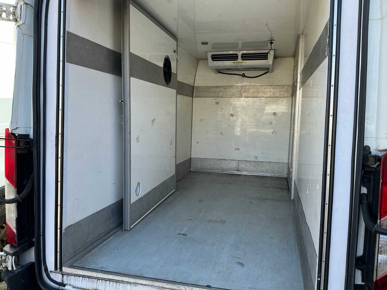 FORD TRANSIT VAN - الشاحنات الصغيرة: صور 5 FORD TRANSIT VAN - الشاحنات الصغيرة: صور 5