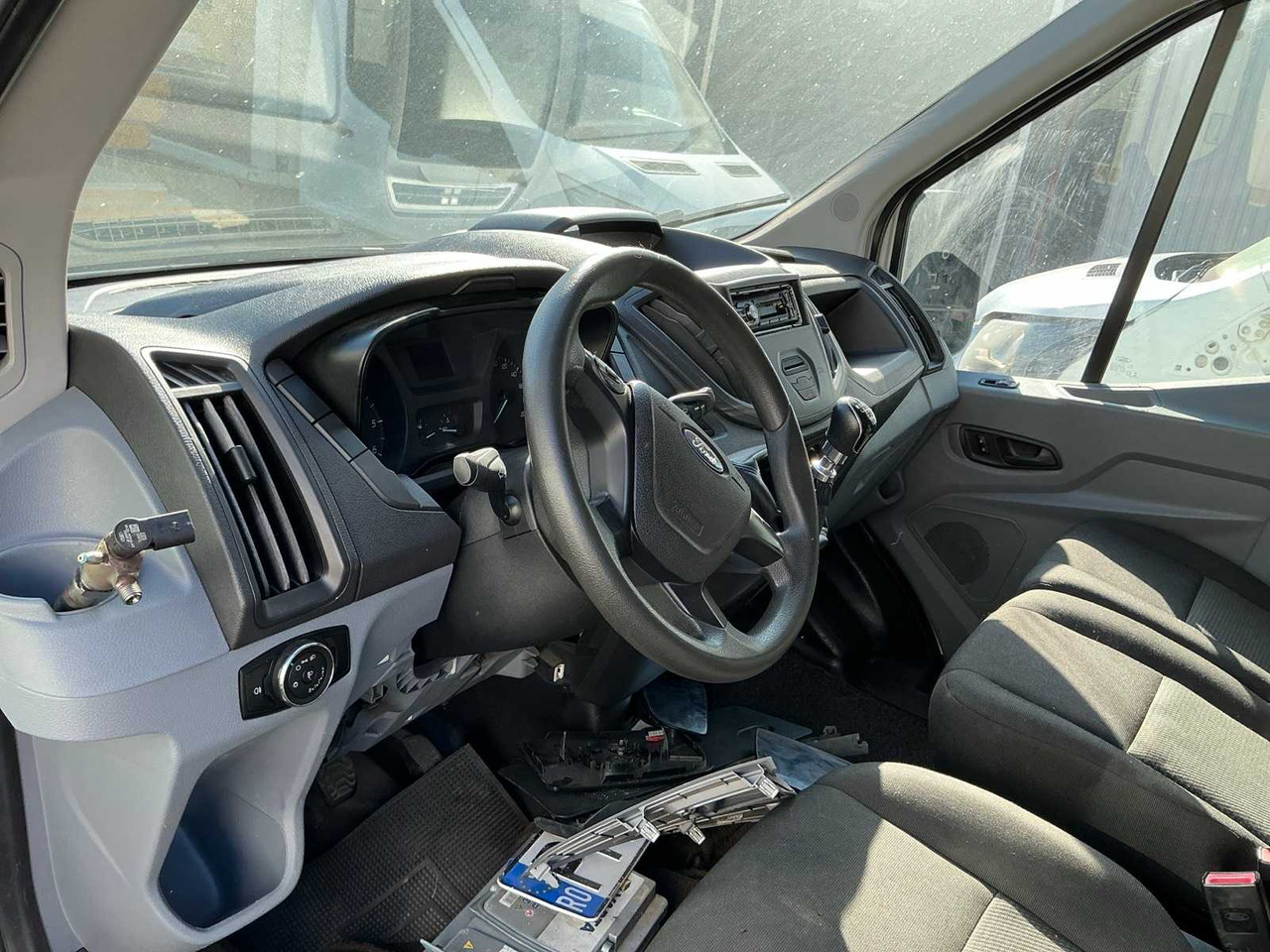 FORD VAN - الشاحنات الصغيرة: صور 5 FORD VAN - الشاحنات الصغيرة: صور 5