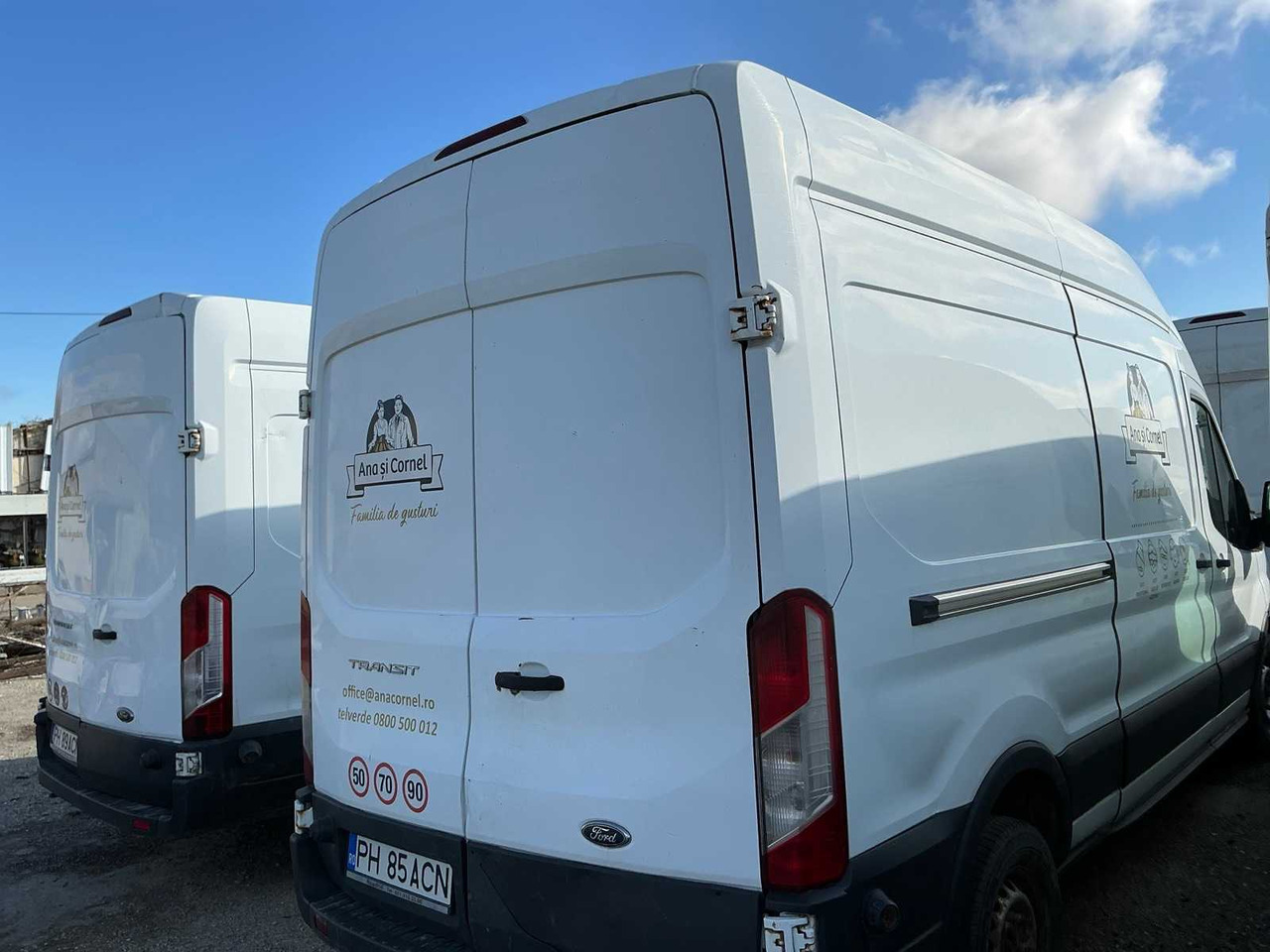 FORD VAN - الشاحنات الصغيرة: صور 1 FORD VAN - الشاحنات الصغيرة: صور 1