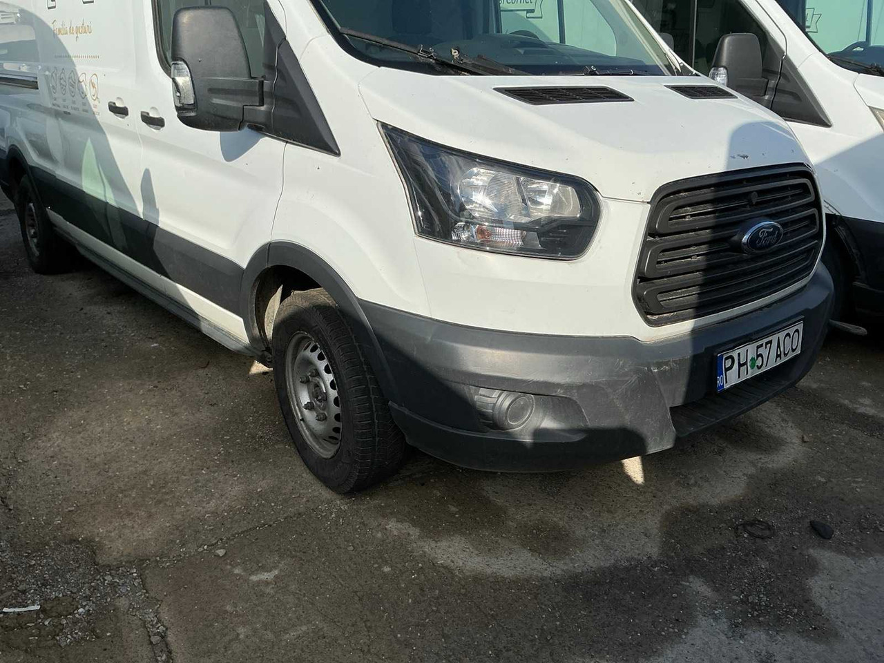 FORD VAN - الشاحنات الصغيرة: صور 3 FORD VAN - الشاحنات الصغيرة: صور 3