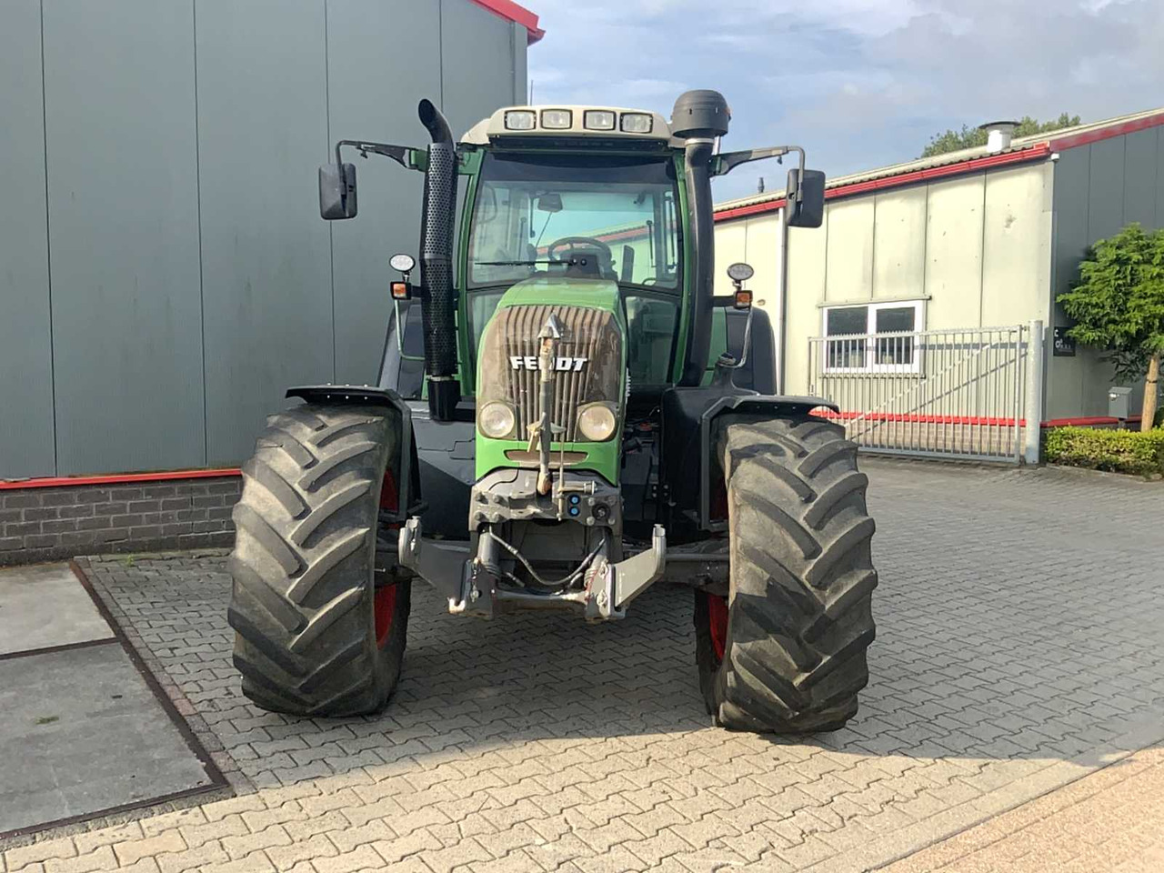 Fendt 718 Vario - جرار: صور 2 Fendt 718 Vario - جرار: صور 2