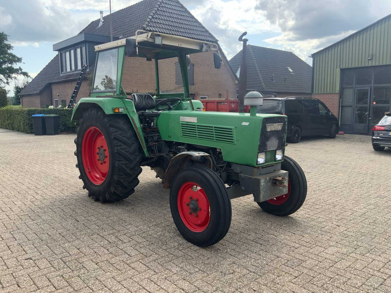 Fendt Farmer 108S - جرار: صور 3 Fendt Farmer 108S - جرار: صور 3