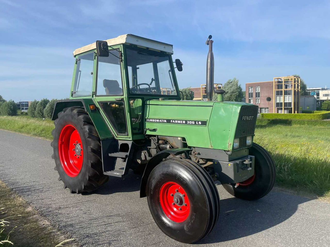 Fendt Farmer 306LS - جرار: صور 4 Fendt Farmer 306LS - جرار: صور 4