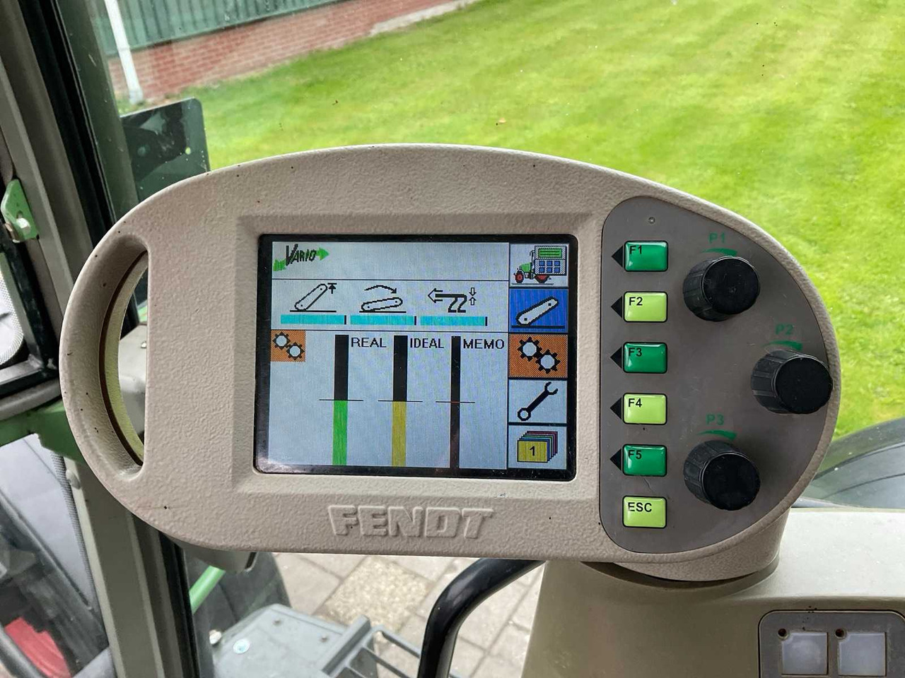 جرار Fendt Farmer 410 Vario: صور 37