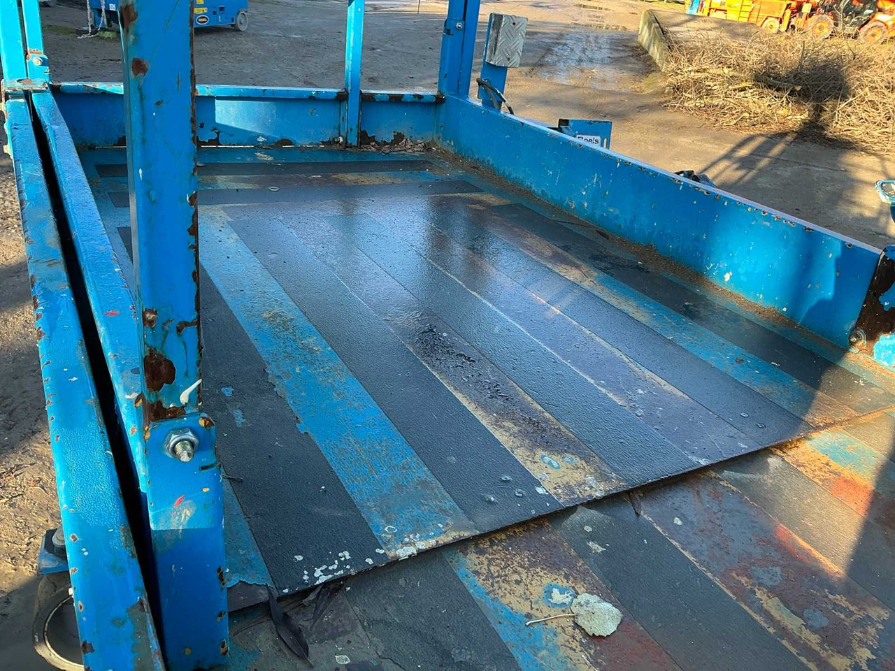 منصات هيدروليكية متنقلة GENIE - GS4047 - AERIAL WORK PLATFORMS - 2015 (ESN14015024): صور 22