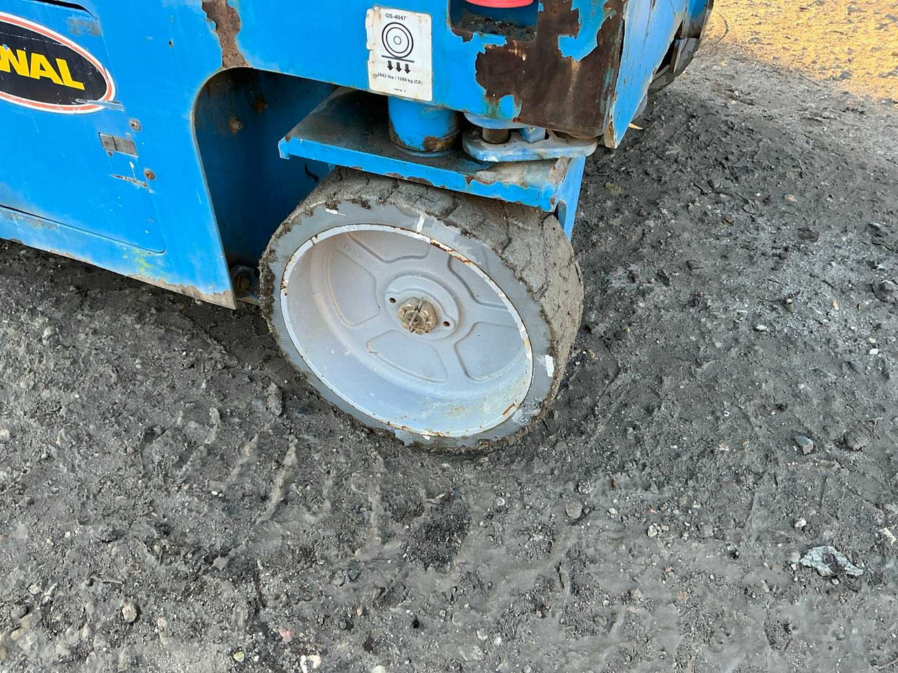 منصات هيدروليكية متنقلة GENIE - GS4047 - AERIAL WORK PLATFORMS - 2015 (ESN14015024): صور 12