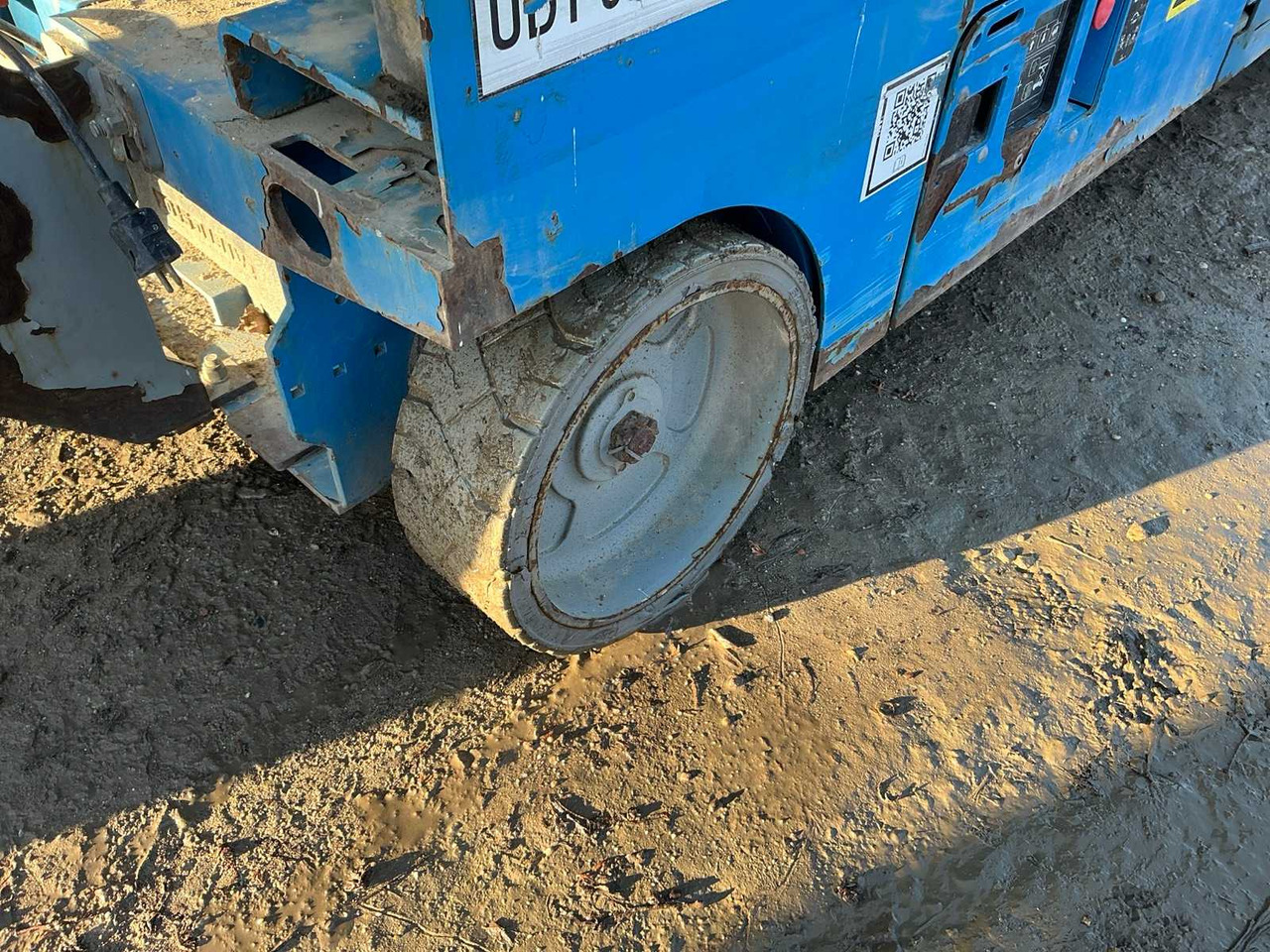 منصات هيدروليكية متنقلة GENIE - GS4047 - AERIAL WORK PLATFORMS - 2015 (ESN14015024): صور 11