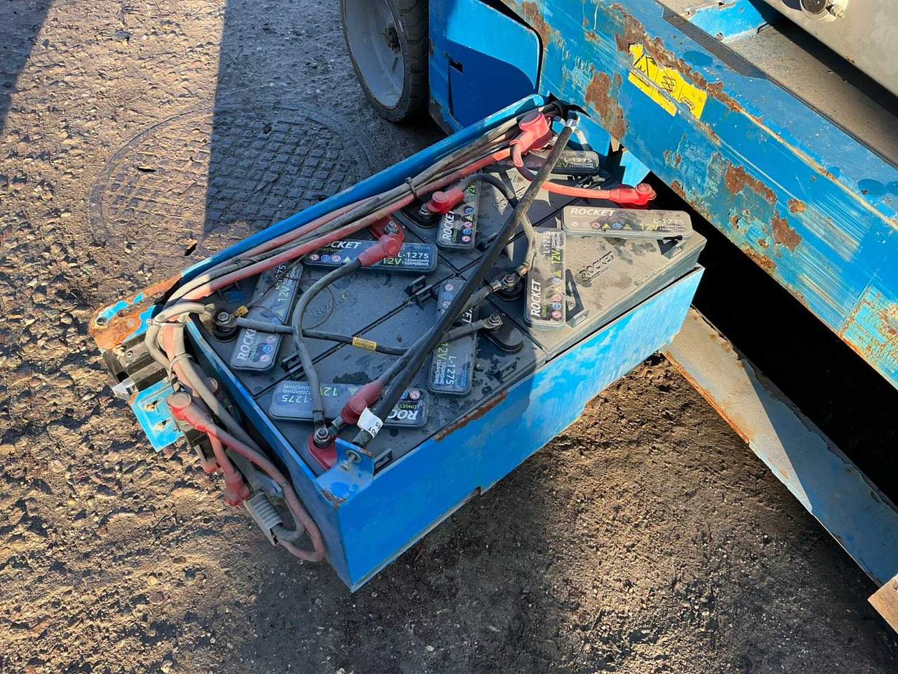 منصات هيدروليكية متنقلة GENIE - GS4047 - AERIAL WORK PLATFORMS - 2015 (ESN14015024): صور 13