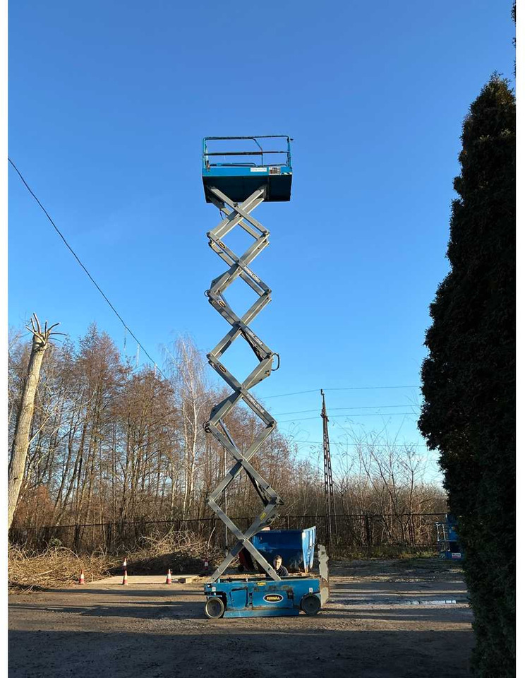 منصات هيدروليكية متنقلة GENIE - GS4047 - AERIAL WORK PLATFORMS - 2015 (ESN14015024): صور 16