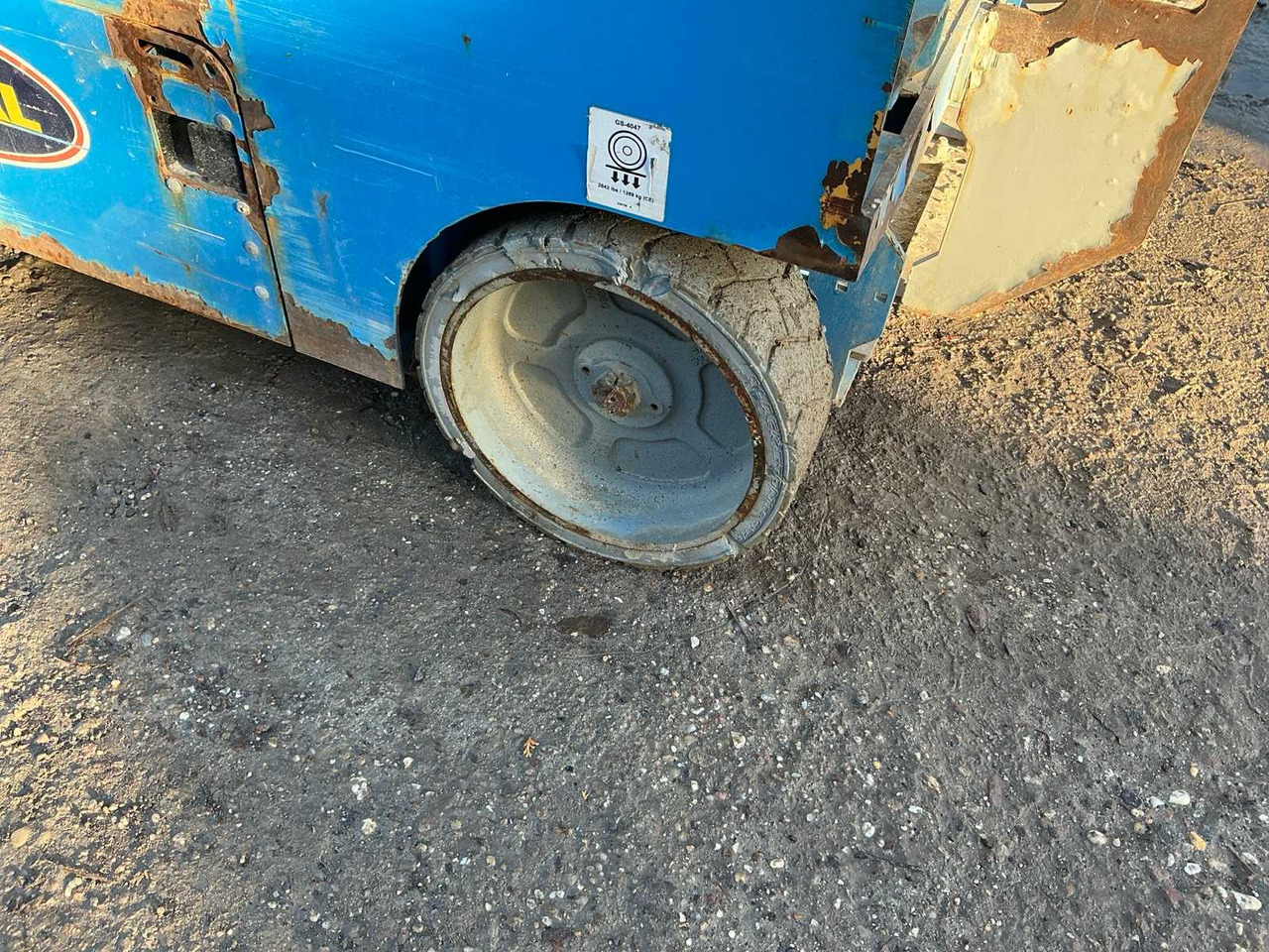 منصات هيدروليكية متنقلة GENIE - GS4047 - AERIAL WORK PLATFORMS - 2015 (ESN14015024): صور 9