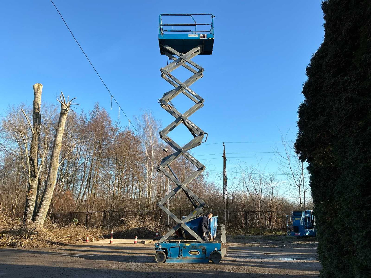 منصات هيدروليكية متنقلة GENIE - GS4047 - AERIAL WORK PLATFORMS - 2015 (ESN14015024): صور 17