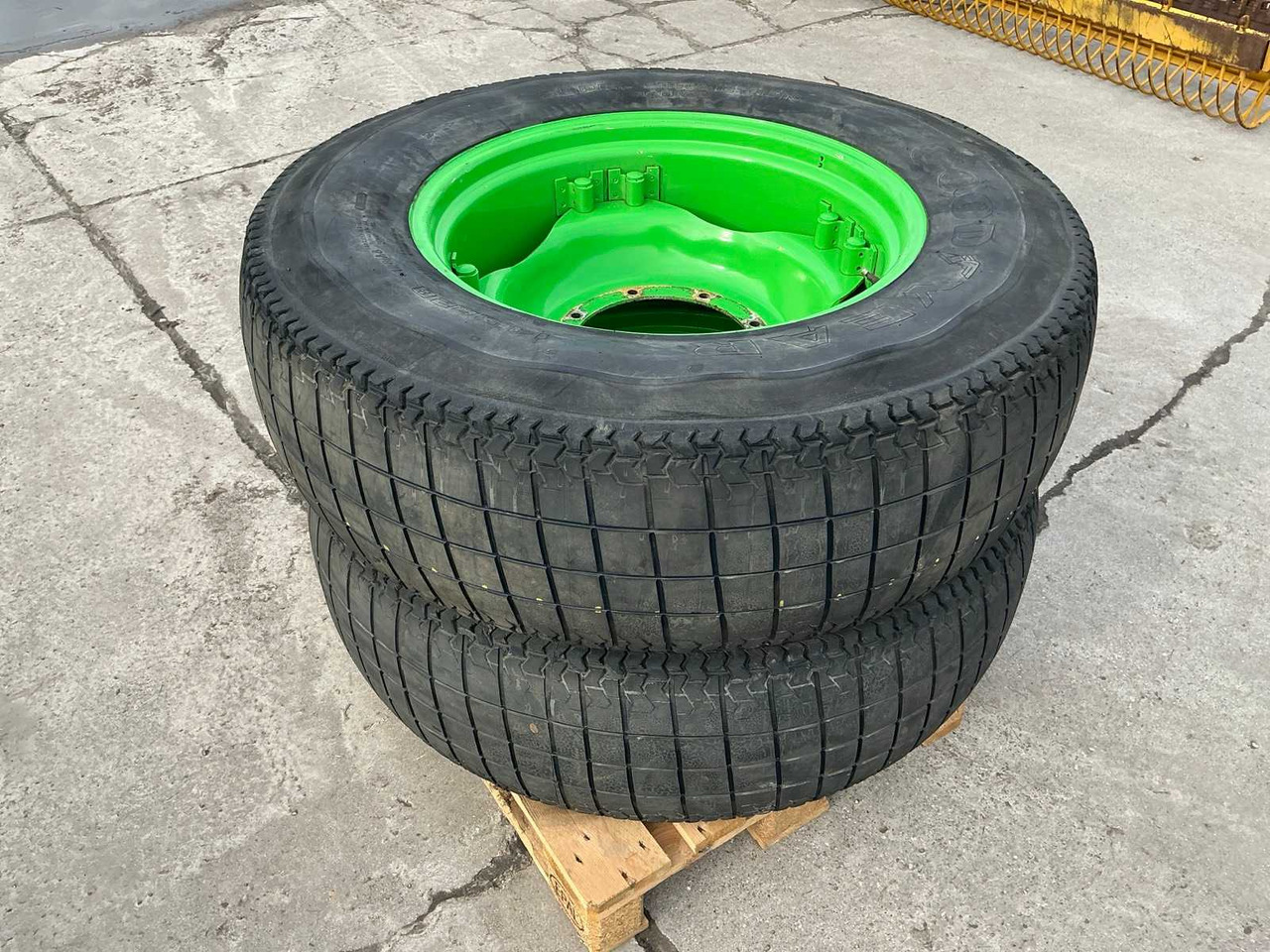 Good Year Super Traction Radial - الإطارات والجنوط - جرار: صور 4 Good Year Super Traction Radial - الإطارات والجنوط - جرار: صور 4