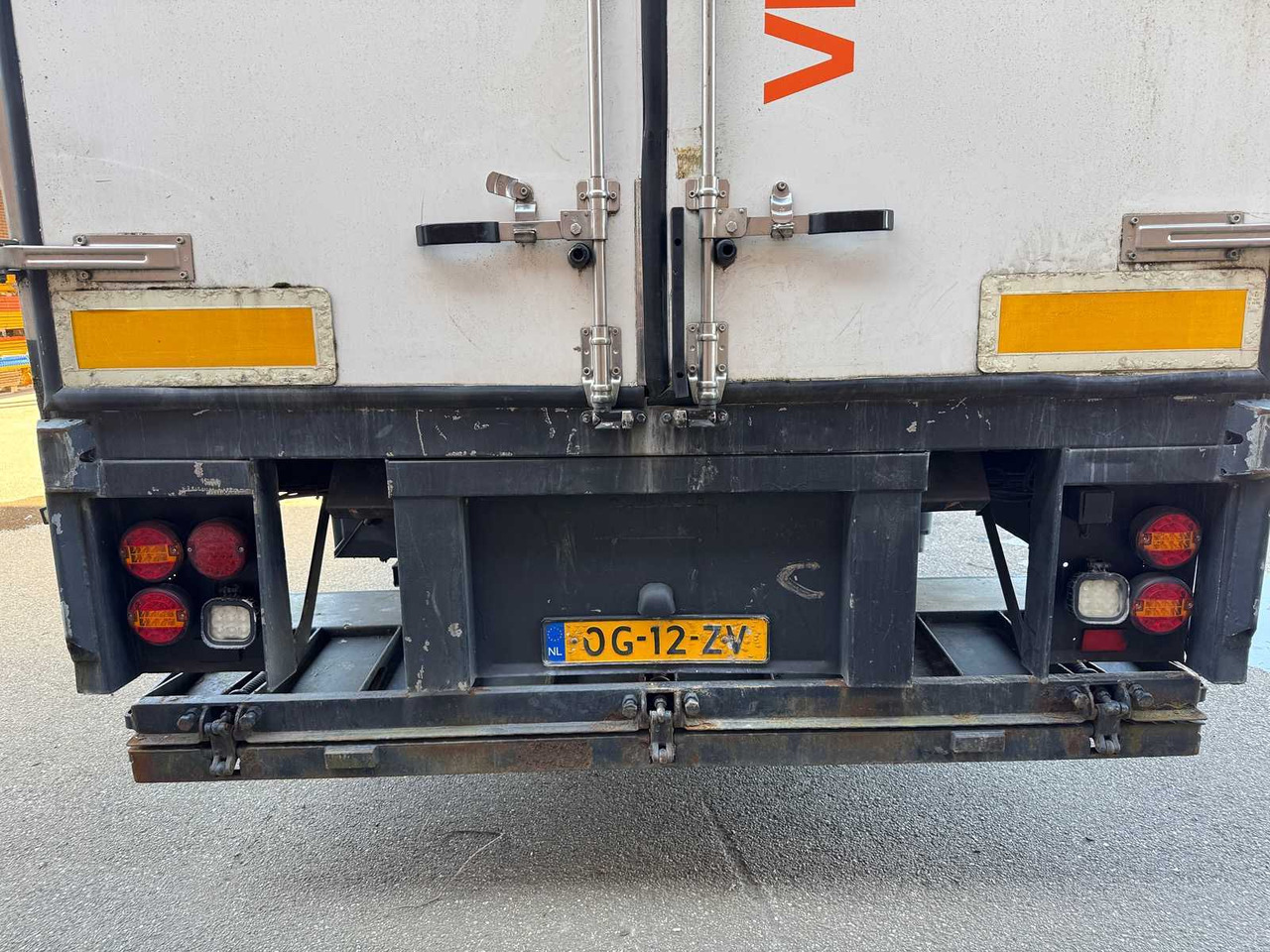 H.T.F. - 2001 - SEMI-TRAILER WITH CLOSED INSULATED BODY WITH STEERED REAR AXLE, AMA TAIL LIFT 14 METERS OG-12-ZV - نصف مقطورة: صور 4 H.T.F. - 2001 - SEMI-TRAILER WITH CLOSED INSULATED BODY WITH STEERED REAR AXLE, AMA TAIL LIFT 14 METERS OG-12-ZV - نصف مقطورة: صور 4
