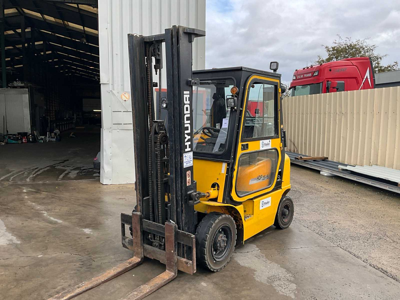HYUNDAI HDF25-5 FORKLIFT - رافعة شوكية: صور 1 HYUNDAI HDF25-5 FORKLIFT - رافعة شوكية: صور 1