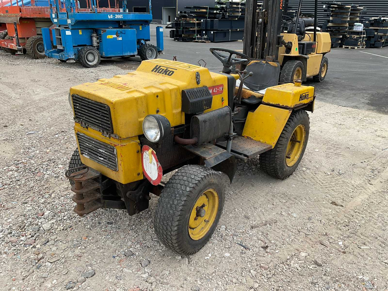 Hakotrac 3800 D - جرار صغير: صور 1 Hakotrac 3800 D - جرار صغير: صور 1