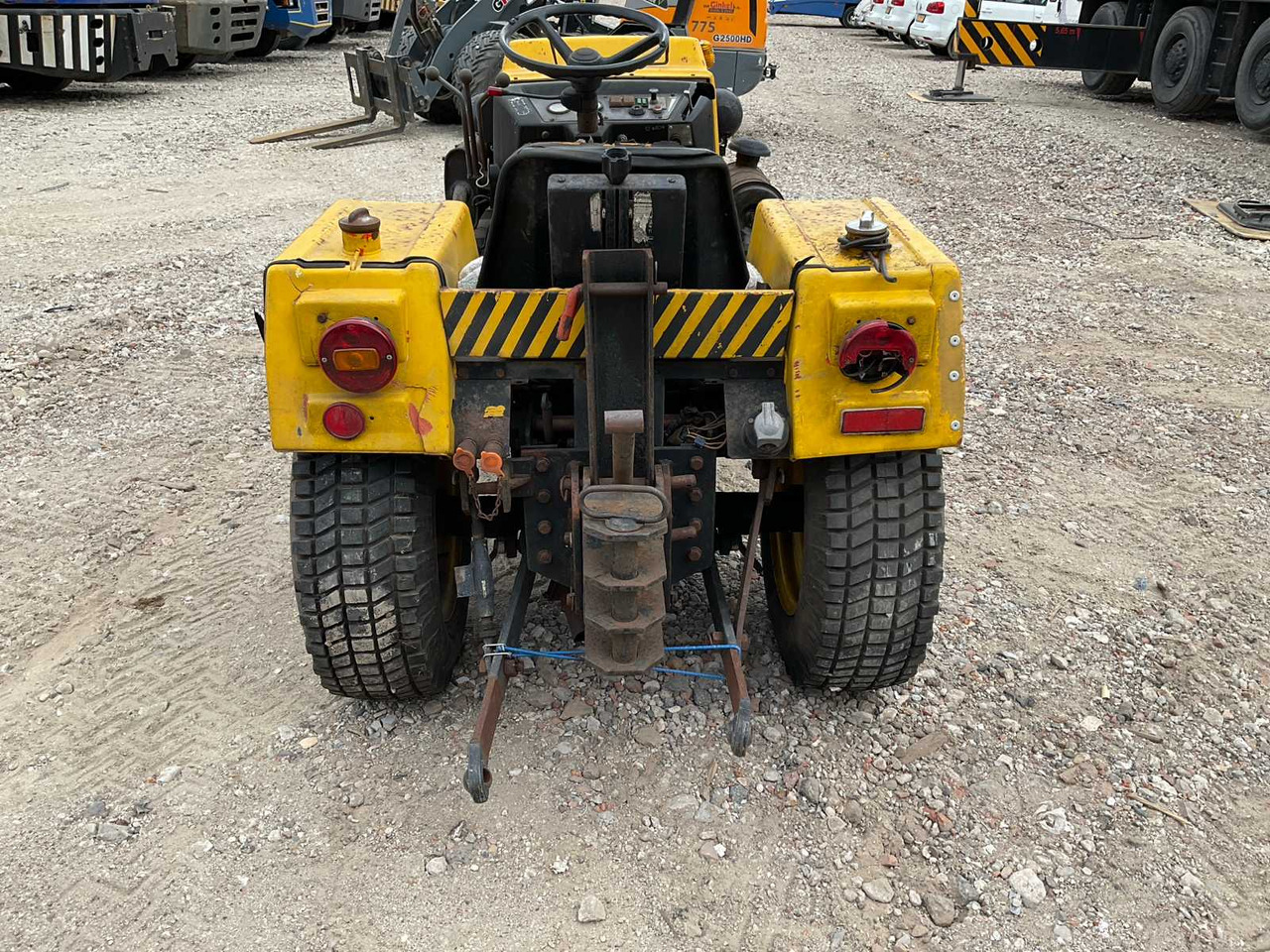 Hakotrac 3800 D - جرار صغير: صور 3 Hakotrac 3800 D - جرار صغير: صور 3