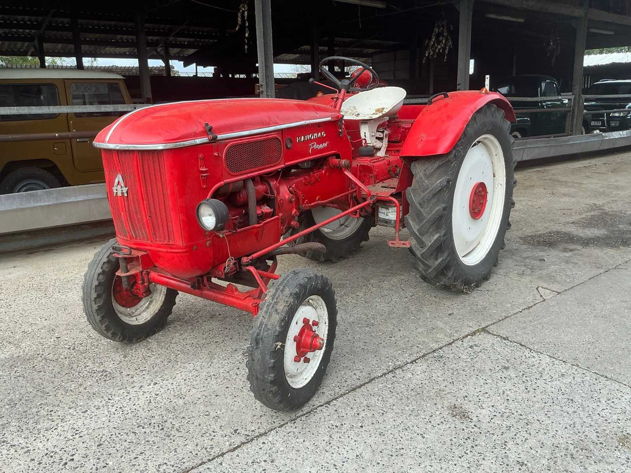 Hanomag Perfekt 300 - جرار: صور 1 Hanomag Perfekt 300 - جرار: صور 1