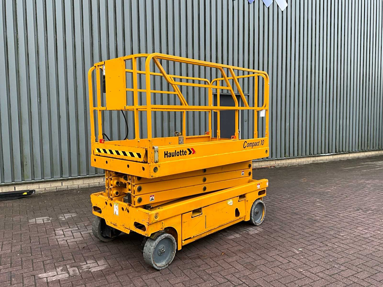 Haulotte Compact 10 - منصات هيدروليكية متنقلة: صور 2 Haulotte Compact 10 - منصات هيدروليكية متنقلة: صور 2