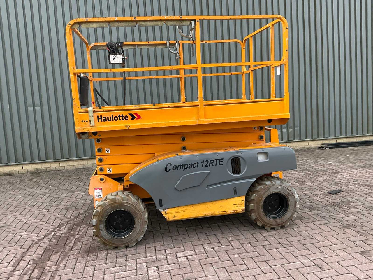 Haulotte Compact 12RTE - منصات هيدروليكية متنقلة: صور 2 Haulotte Compact 12RTE - منصات هيدروليكية متنقلة: صور 2