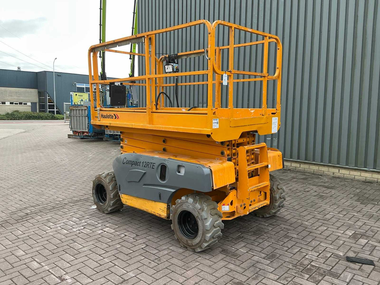 Haulotte Compact 12RTE - منصات هيدروليكية متنقلة: صور 3 Haulotte Compact 12RTE - منصات هيدروليكية متنقلة: صور 3