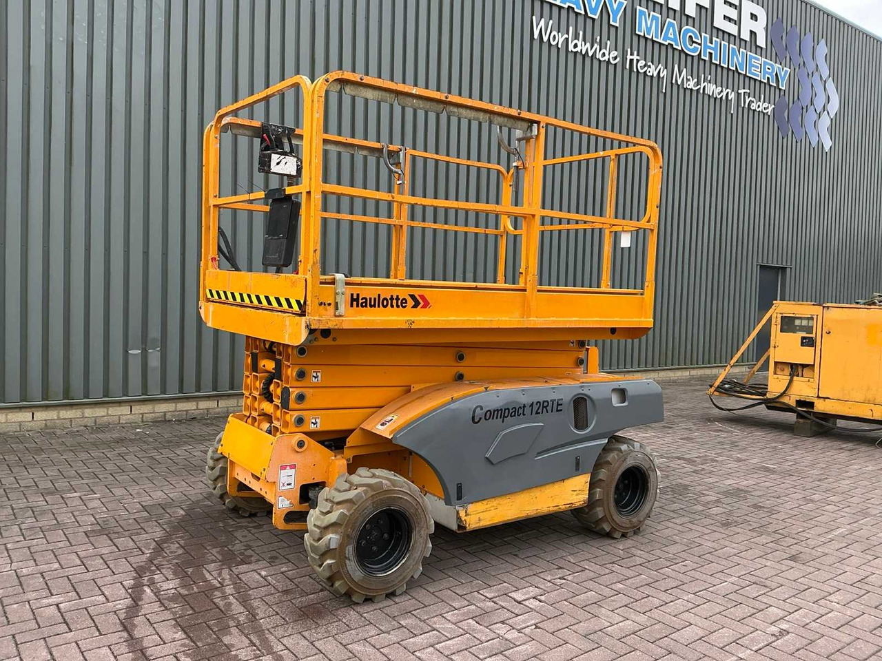 Haulotte Compact 12RTE - منصات هيدروليكية متنقلة: صور 1 Haulotte Compact 12RTE - منصات هيدروليكية متنقلة: صور 1