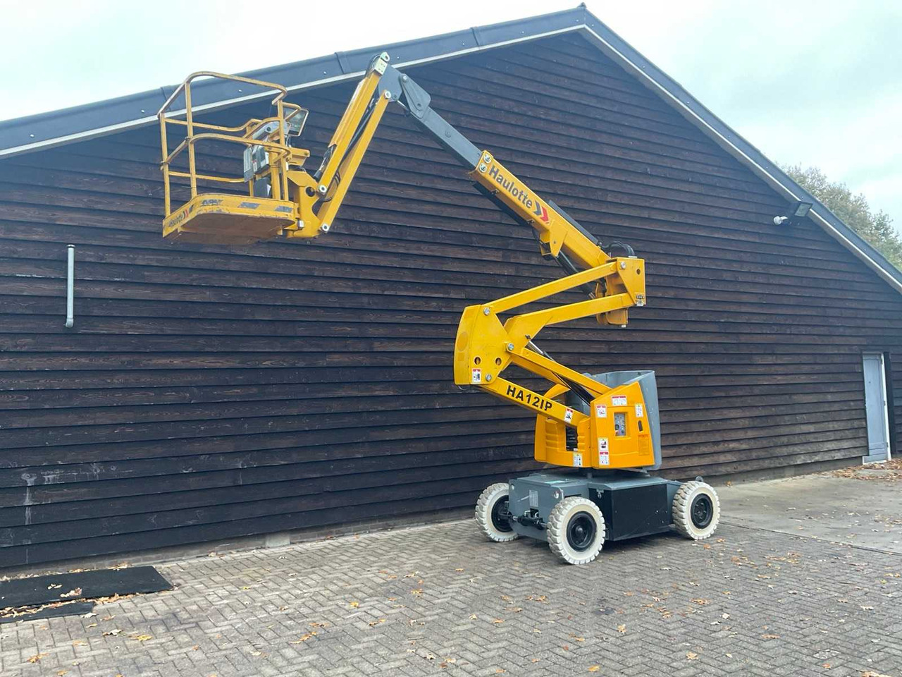 Haulotte HA12IP - منصات هيدروليكية متنقلة: صور 3 Haulotte HA12IP - منصات هيدروليكية متنقلة: صور 3