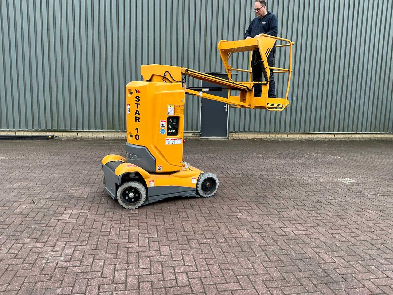 Haulotte Star 10 - منصات هيدروليكية متنقلة: صور 2 Haulotte Star 10 - منصات هيدروليكية متنقلة: صور 2