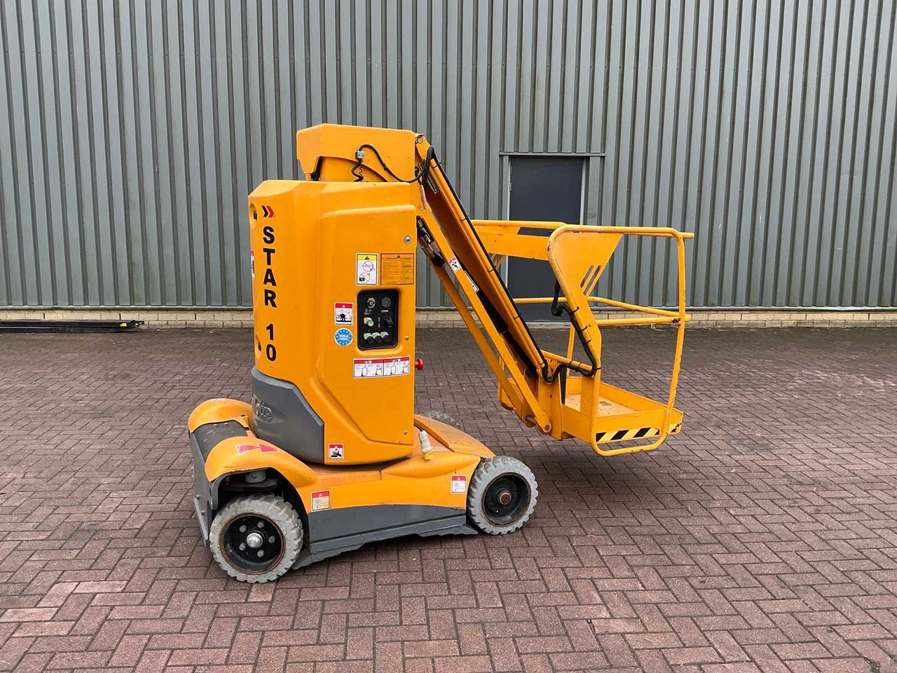 Haulotte Star 10 - منصات هيدروليكية متنقلة: صور 1 Haulotte Star 10 - منصات هيدروليكية متنقلة: صور 1