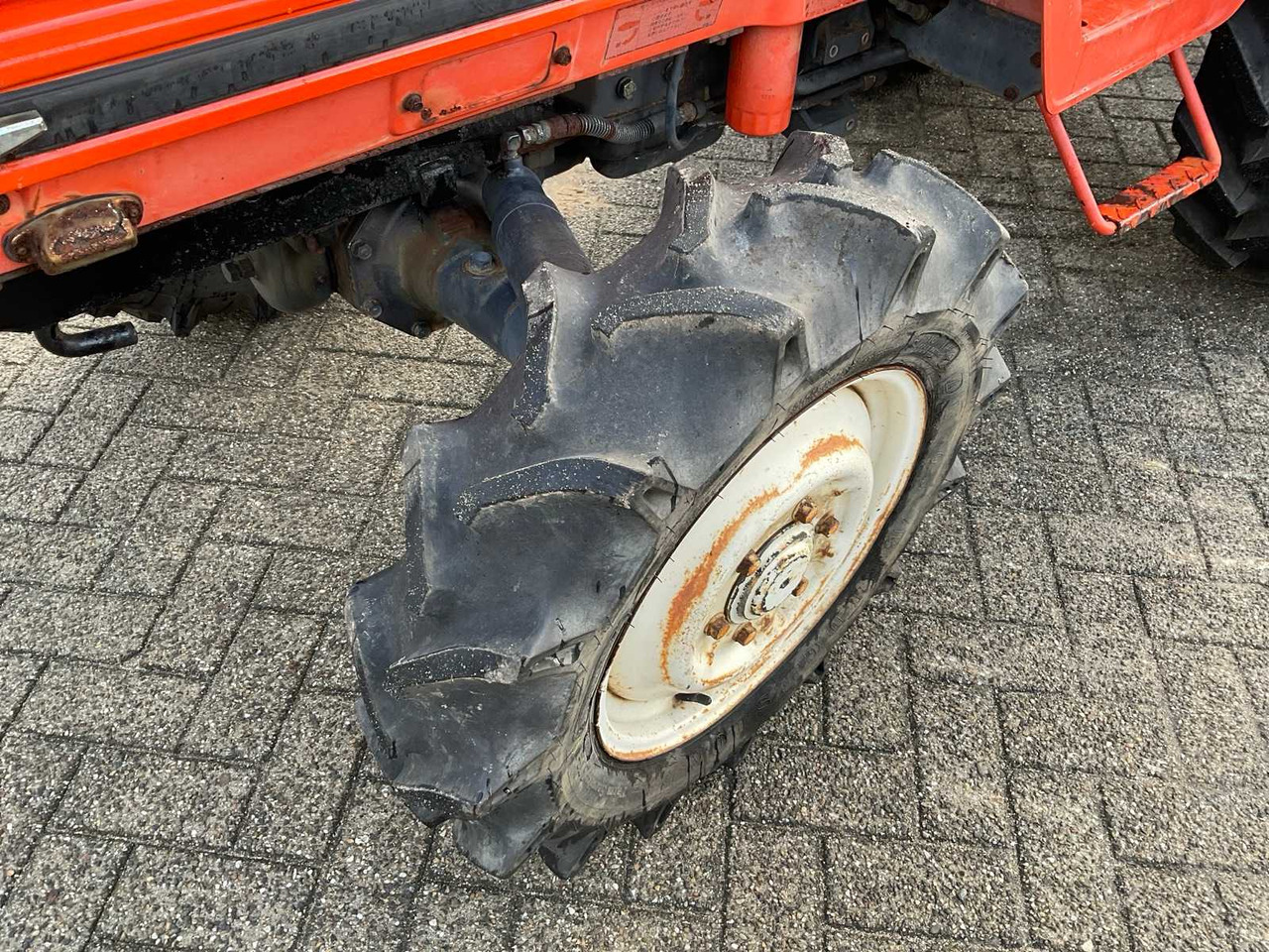 جرار صغير Hinomoto N249: صور 8 جرار صغير Hinomoto N249: صور 8