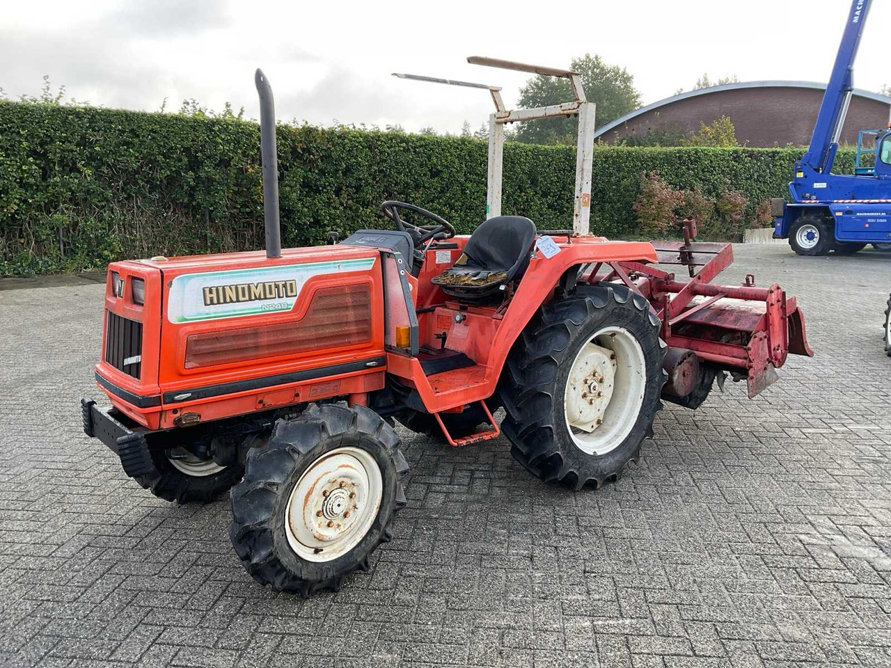 Hinomoto N249 - جرار صغير: صور 1 Hinomoto N249 - جرار صغير: صور 1