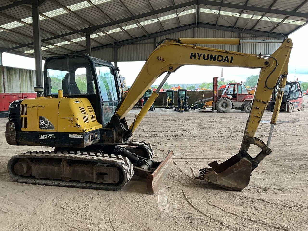 Hyundai R60-7 - حفارات زحافة: صور 3 Hyundai R60-7 - حفارات زحافة: صور 3