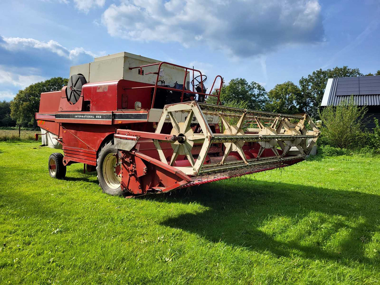 INTER 953 COMBINE HARVESTER "5 TEDDER" - حصادة شاملة: صور 2 INTER 953 COMBINE HARVESTER "5 TEDDER" - حصادة شاملة: صور 2