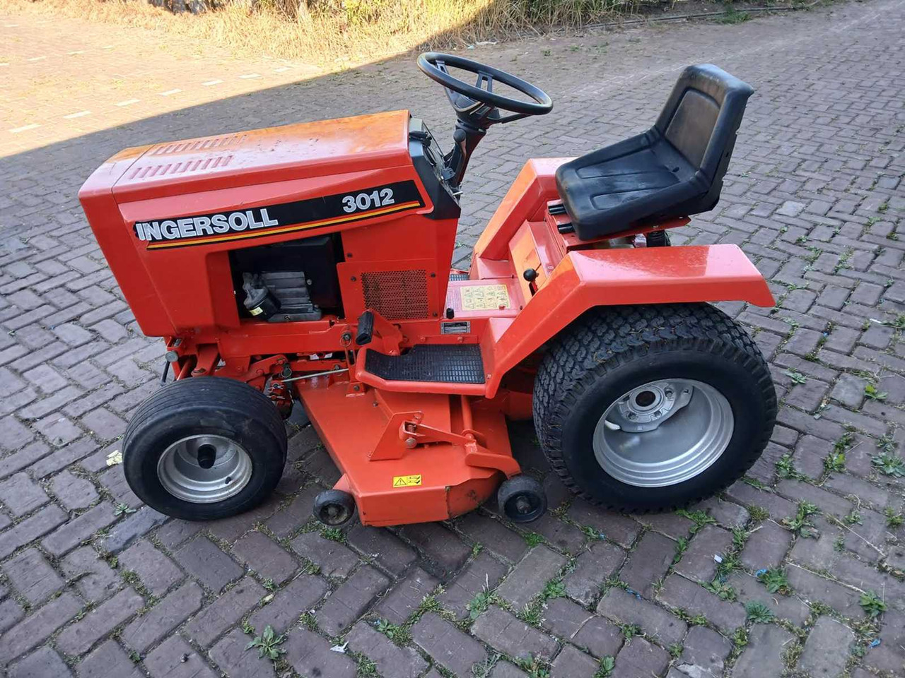 Ingersoll 3012 - جزازة المروج: صور 3 Ingersoll 3012 - جزازة المروج: صور 3