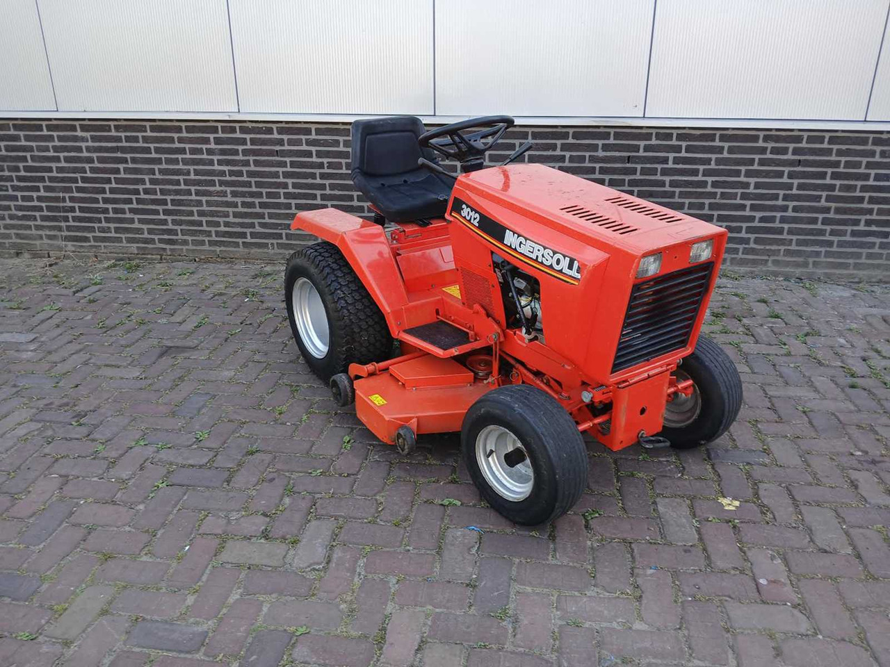 Ingersoll 3012 - جزازة المروج: صور 4 Ingersoll 3012 - جزازة المروج: صور 4