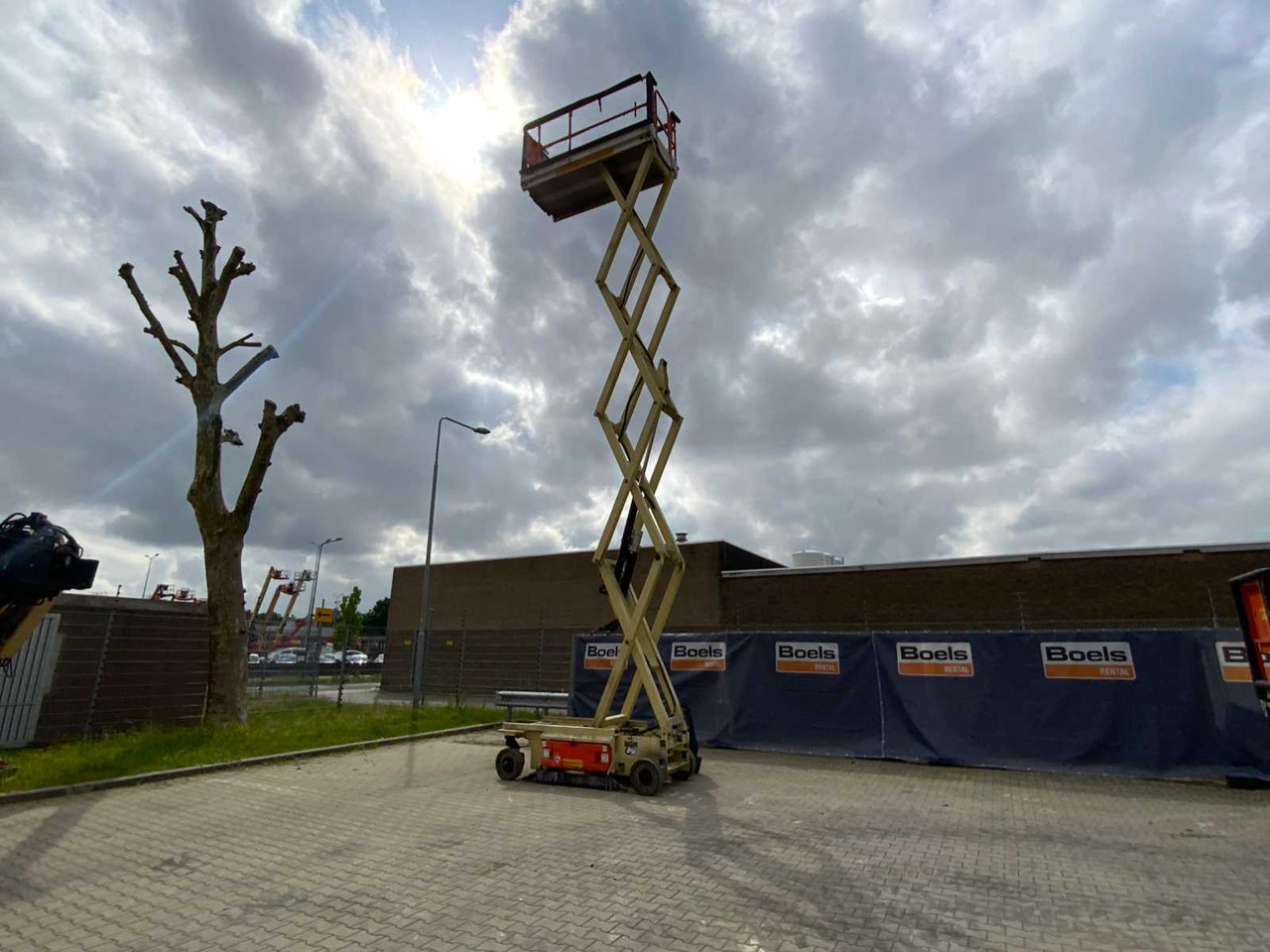 JLG 3246ES - منصات هيدروليكية متنقلة: صور 1 JLG 3246ES - منصات هيدروليكية متنقلة: صور 1