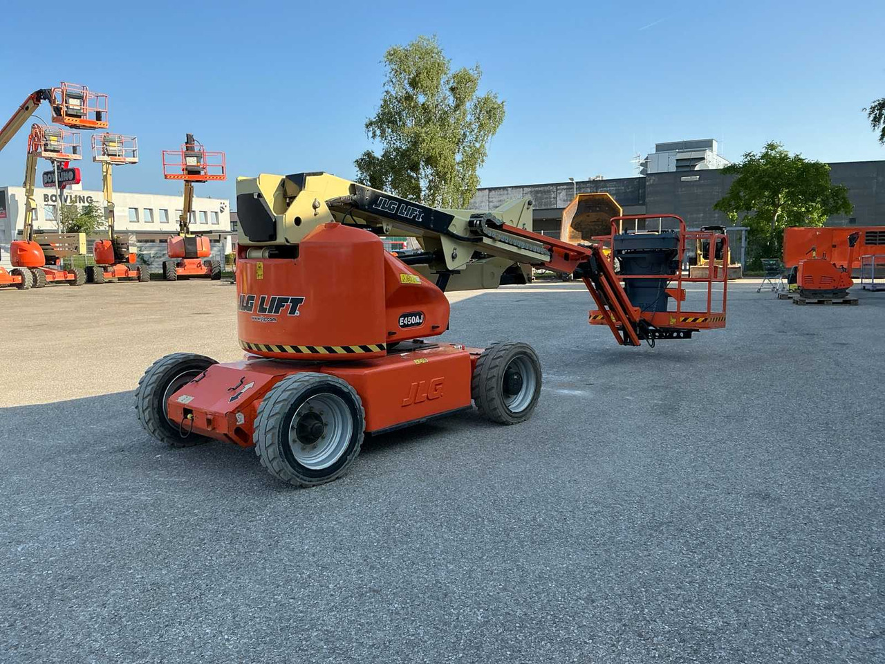 JLG E450AJ - منصات هيدروليكية متنقلة: صور 2 JLG E450AJ - منصات هيدروليكية متنقلة: صور 2