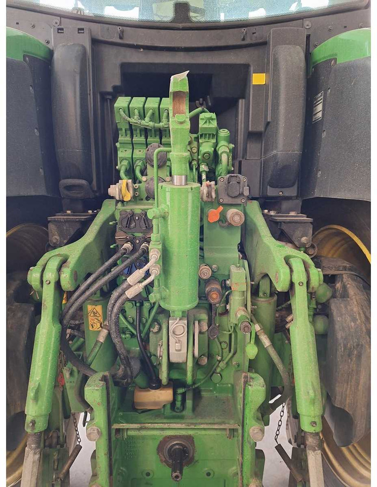 JOHN DEERE - 2019 - 6250R - TRACTEUR AGRICOLES 4 ROUES MOTRICES - جرار: صور 5 JOHN DEERE - 2019 - 6250R - TRACTEUR AGRICOLES 4 ROUES MOTRICES - جرار: صور 5