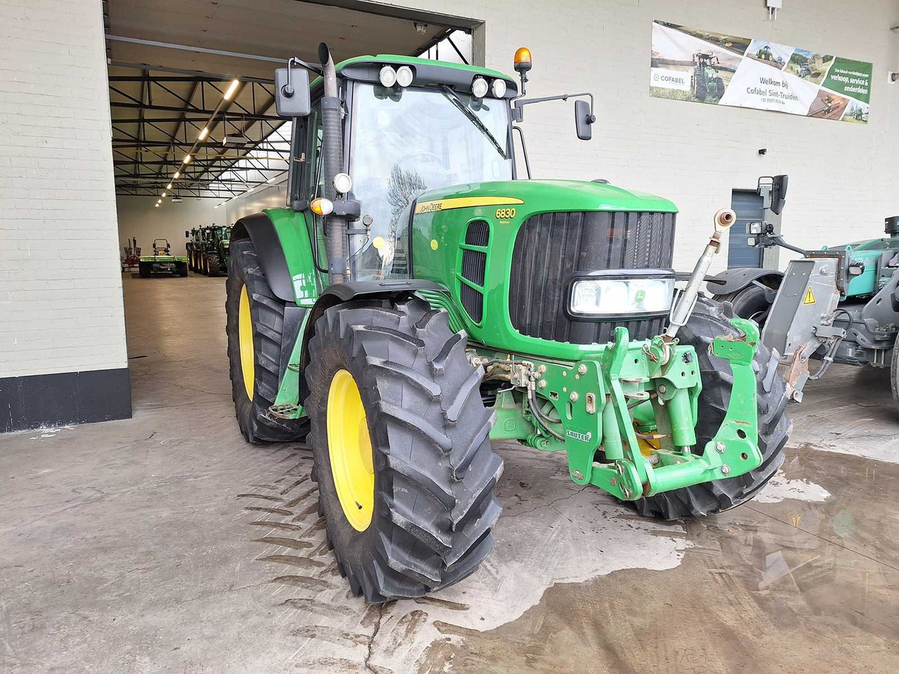 JOHN DEERE - 6830 - AGRICOLES TRACTOR 4 ROWS OF MOTORS - جرار: صور 4 JOHN DEERE - 6830 - AGRICOLES TRACTOR 4 ROWS OF MOTORS - جرار: صور 4