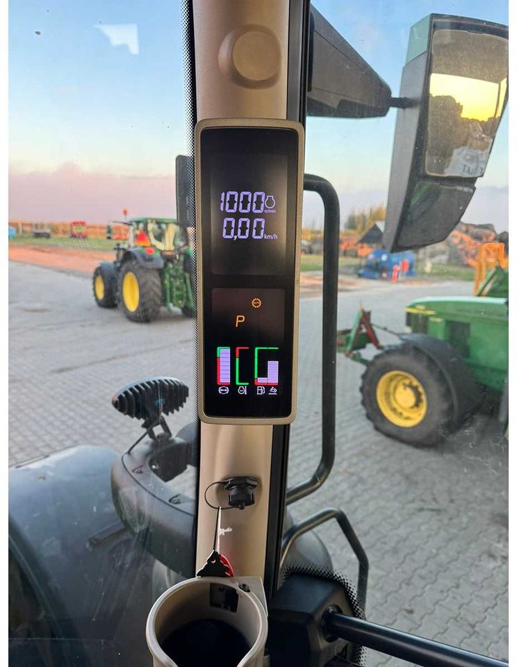 JOHN DEERE 6R 250 - E18 - جرار: صور 5 JOHN DEERE 6R 250 - E18 - جرار: صور 5